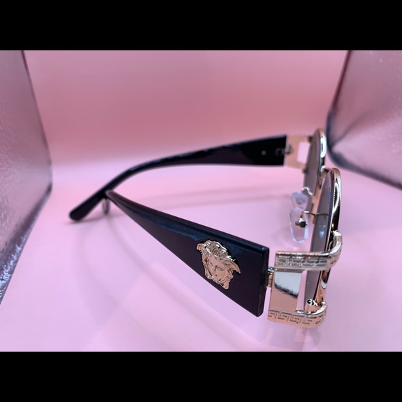 .🌹LAST ONE LEFT🌹 Mens versace green lens - Picture 3 of 8